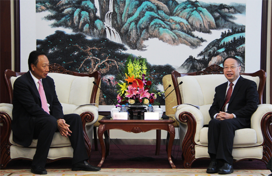 蘇波會(huì)見臺(tái)灣富士康科技集團(tuán)總裁郭臺(tái)銘