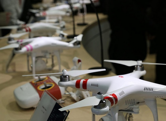 大疆Phantom 2 Vision+ 無人航拍機(jī) 大疆Phantom 2 Vision+ 無人航拍機(jī)