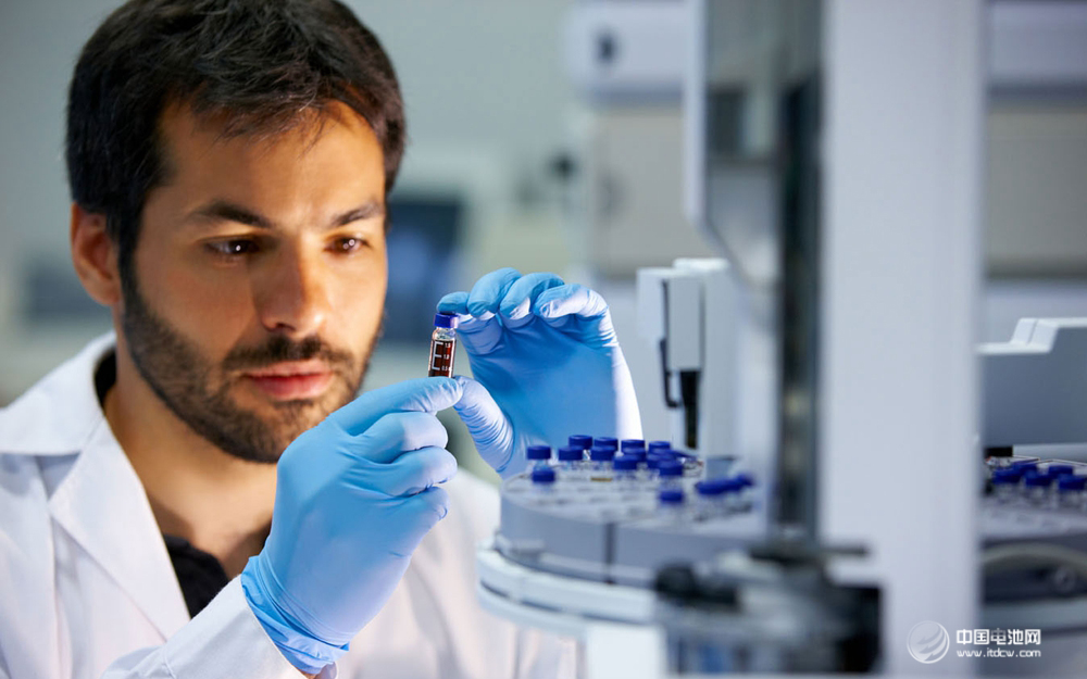 糟糕的電池續航 終于有家巨頭看不下去了！