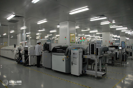 欣旺達SMT生產線一角