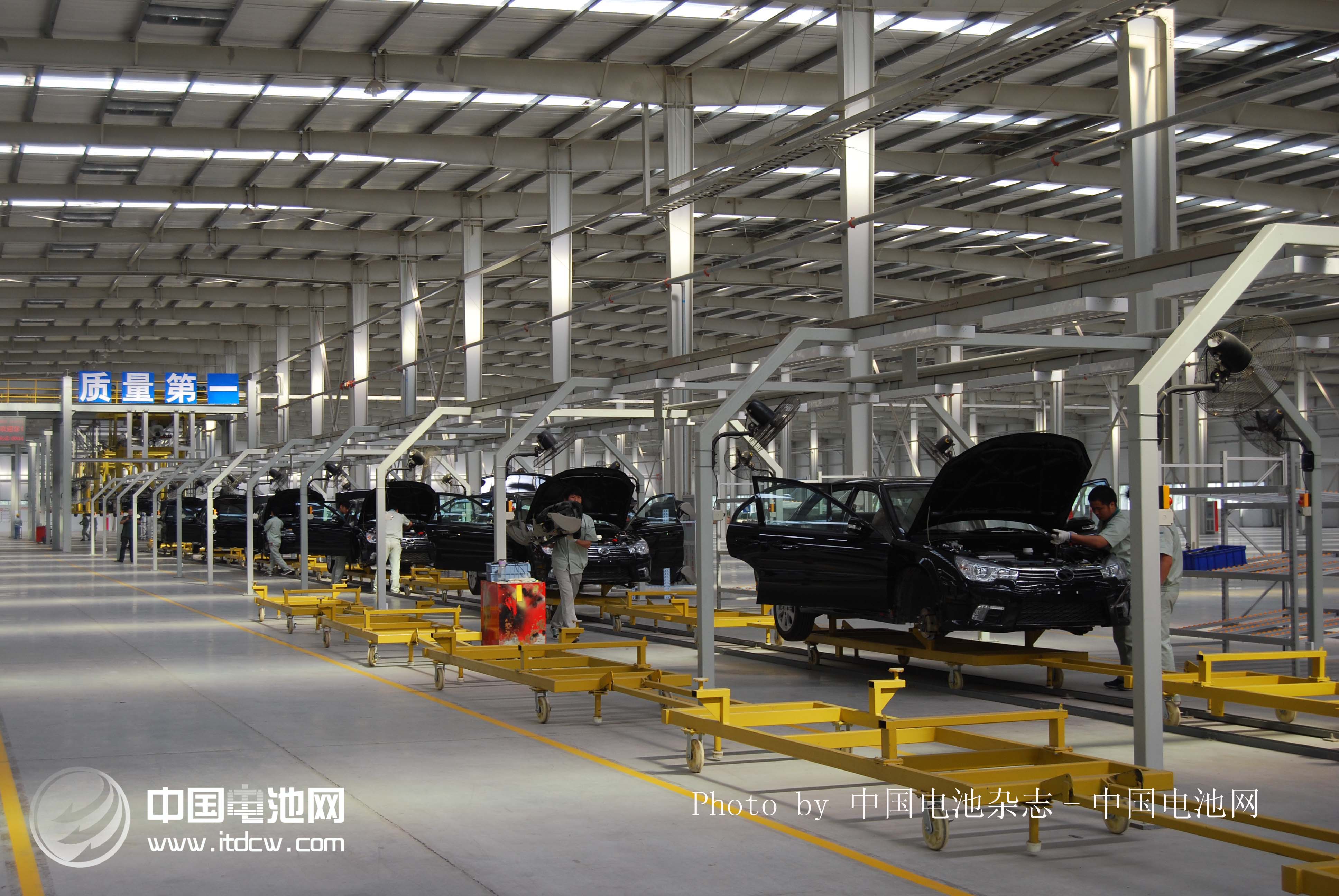 新鄉(xiāng)市換電式純電動(dòng)出租車示范運(yùn)營(yíng)實(shí)現(xiàn)三大突破 新鄉(xiāng)市換電式純電動(dòng)出租車示范運(yùn)營(yíng)實(shí)現(xiàn)三大突破