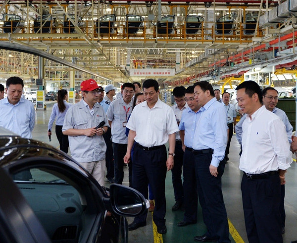 東風汽車董事長竺延風：新能源汽車等是三大任務(wù)