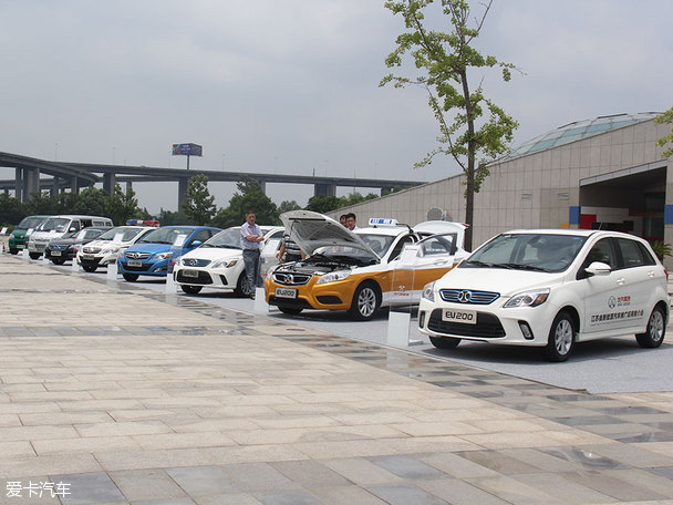 江蘇新能源汽車現狀：以電動大巴和充電樁為主