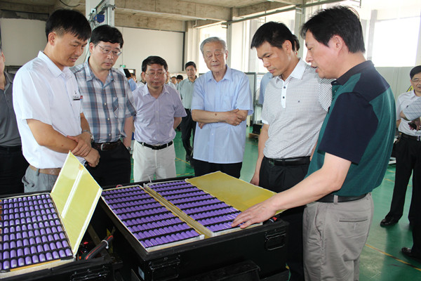 動力電池成重負 新能源汽車輕量化有多難？