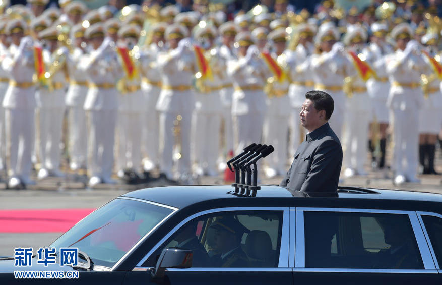 勝利日大閱兵：習近平坐國產紅旗車檢閱部隊 