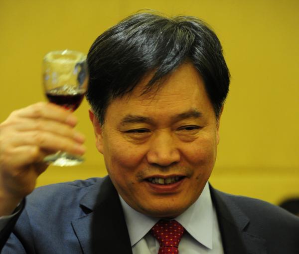 保利協鑫上半年凈利逾8億港元 光伏材料毛利率達24.1%