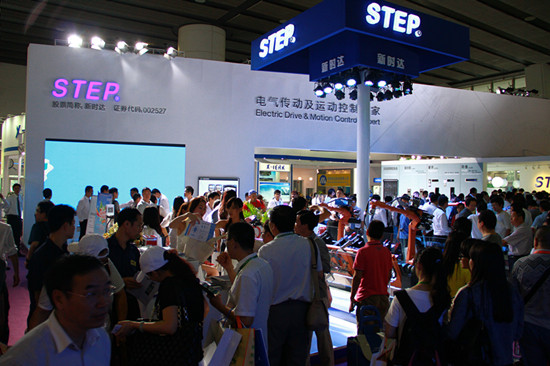 帥福特與新時達簽訂工業機器人鋰電池巨額合同