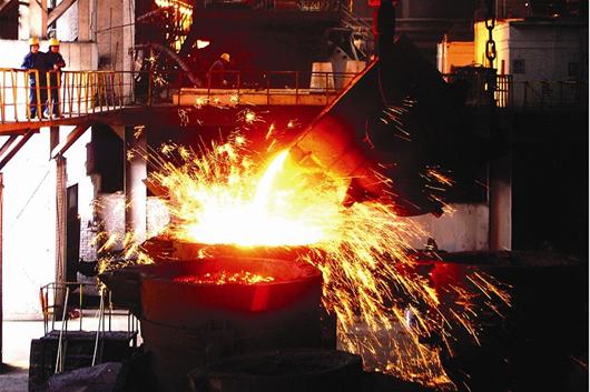 武鋼45職工當(dāng)協(xié)警背后:A股鋼企半年虧超百億 武鋼45職工當(dāng)協(xié)警背后:A股鋼企半年虧超百億