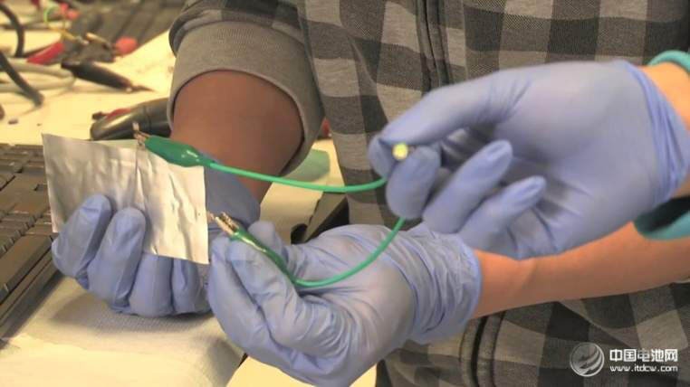 明陽(yáng)集團(tuán)與斯坦福教授簽訂合作協(xié)議 推動(dòng)鋁電池產(chǎn)業(yè)化