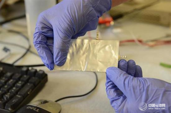 明陽(yáng)集團(tuán)與斯坦福教授簽訂合作協(xié)議 推動(dòng)鋁電池產(chǎn)業(yè)化