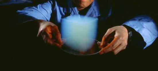 中國科學家研發石墨烯超級材料：輕如氣球硬如金屬