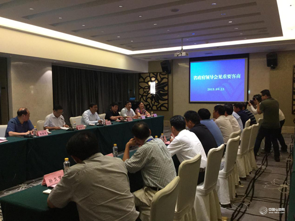 沒有充電樁也能跑 配移動(dòng)充電車20分鐘可充80度電 沒有充電樁也能跑 配移動(dòng)充電車20分鐘可充80度電