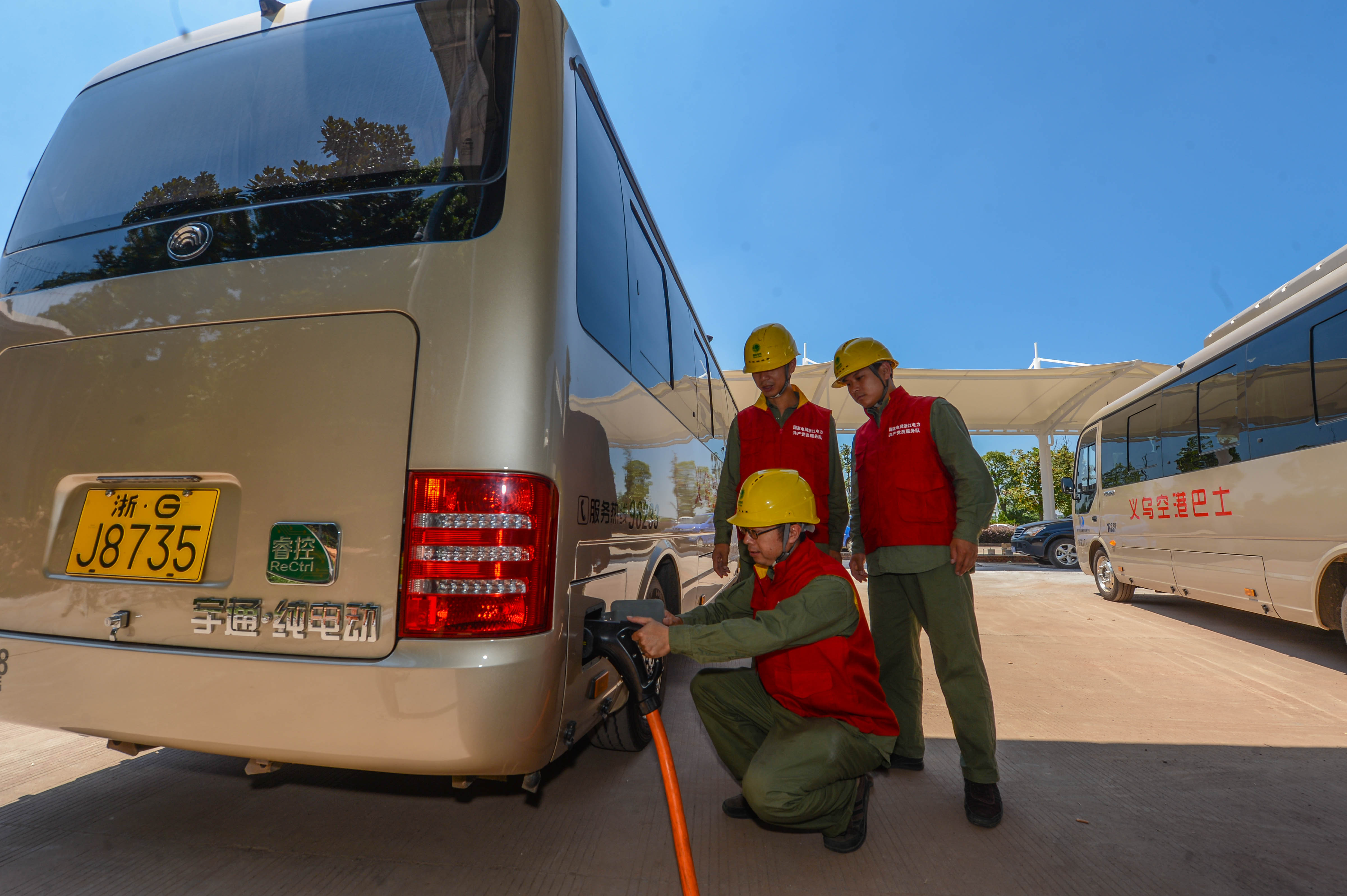 國務(wù)院加快部署電動車充電設(shè)施 盤點(diǎn)別國推廣政策