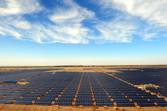 青海格爾木光伏產業露真容 5年后年產值1000億