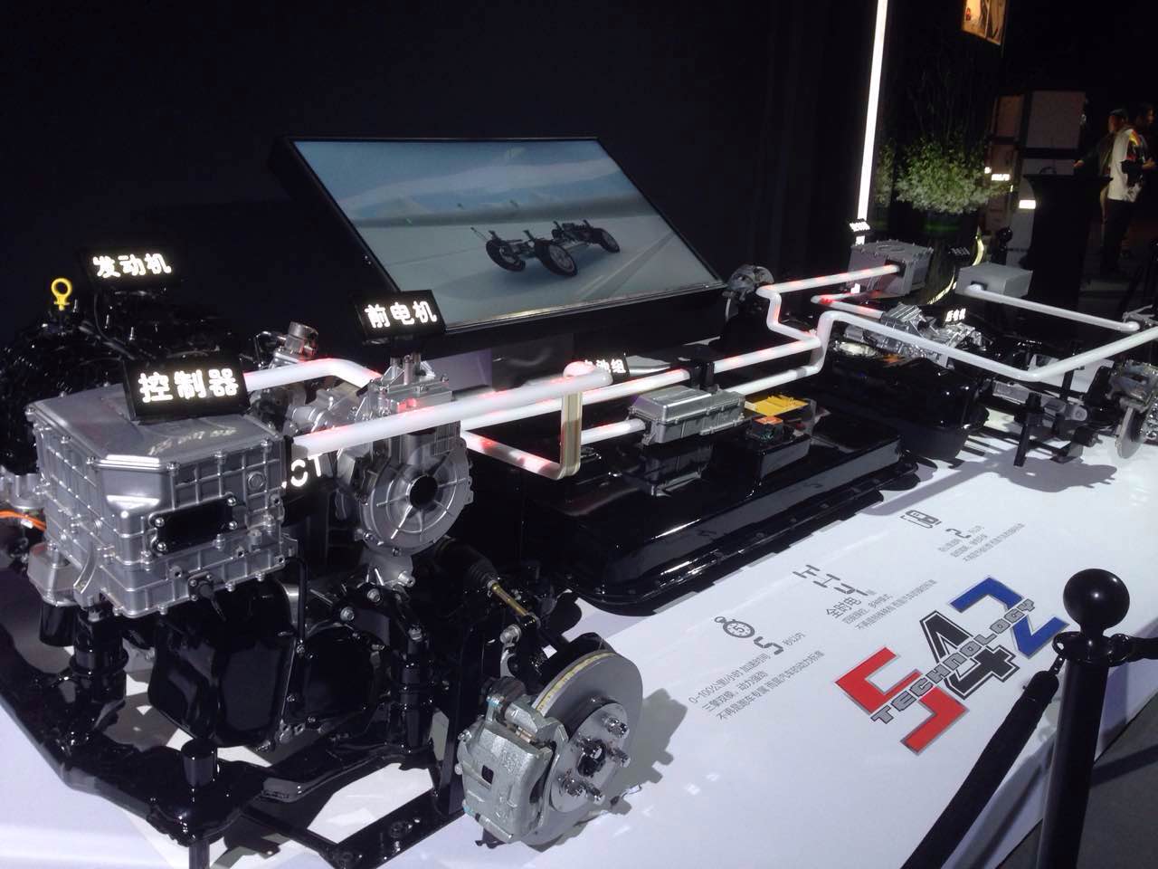 新能源車走俏&nbsp;動力電池拖后腿4