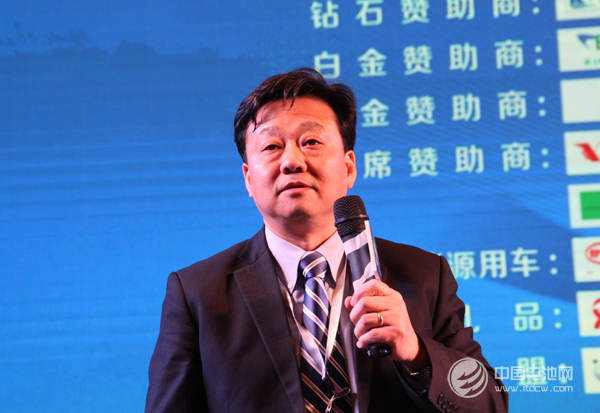 沃爾沃汽車中國(guó)研發(fā)公司總裁、中國(guó)-瑞典交通安全研究中心理事長(zhǎng)沈峰 沃爾沃汽車中國(guó)研發(fā)公司總裁、中國(guó)-瑞典交通安全研究中心理事長(zhǎng)沈峰