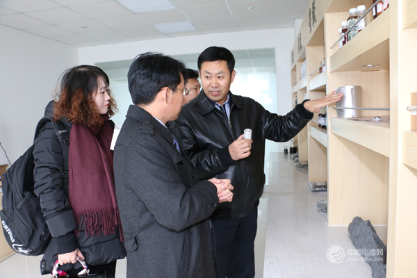 鋰電新能源產業鏈調研團拜訪石墨烯創新產業園