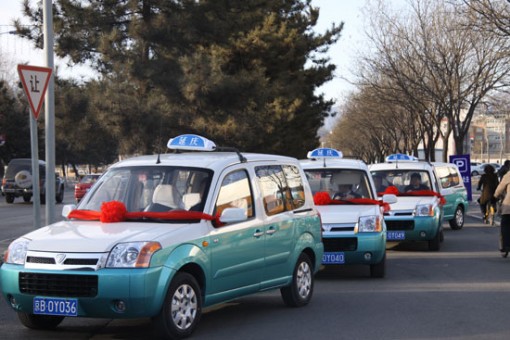 北京今年將添2700輛綠色公交 200輛電動出租車投放市區 北京今年將添2700輛綠色公交 200輛電動出租車投放市區