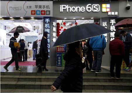 路透社:中國山寨蘋果零售店數量下滑 國產手機升溫 路透社:中國山寨蘋果零售店數量下滑 國產手機升溫