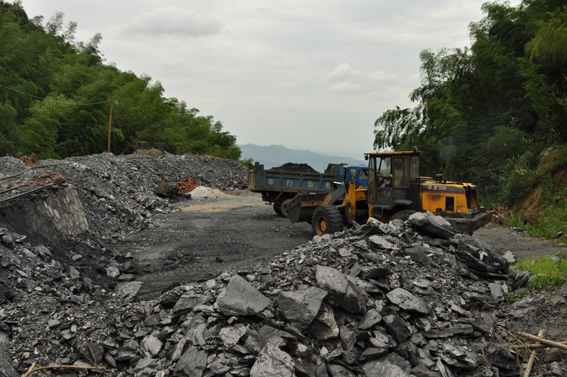 煤炭產能過剩 煤城雞西轉型開發石墨資源