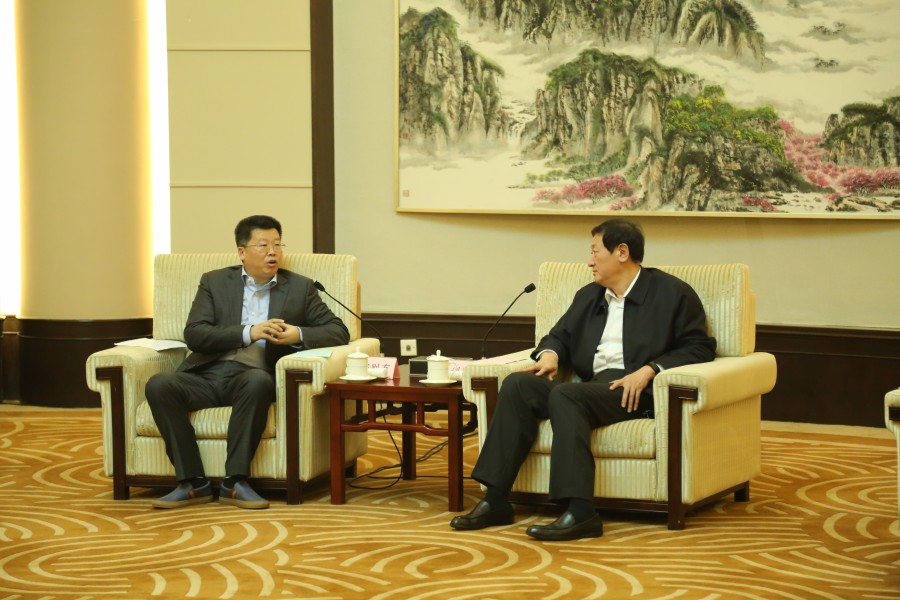 沈陽市長(zhǎng)潘利國與邱則有會(huì)見座談