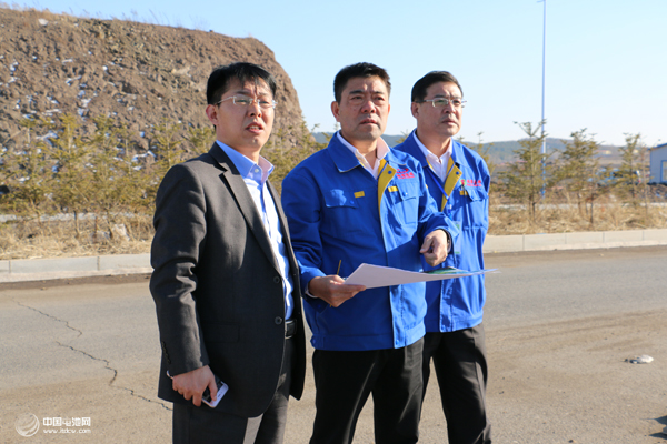 鴻圖隔膜董事長張漢鴻、副總經理周洪臣及中國電池網創始人于清教查看二期規劃