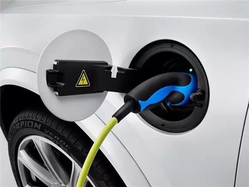 中國汽車產業(yè)進入創(chuàng)新高潮期 新能源車更實用 