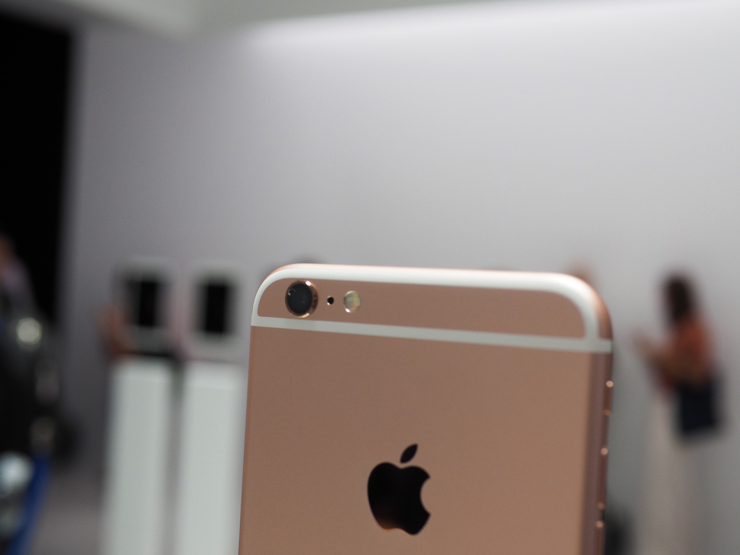 受國產手機沖擊iPhone銷量首度下滑 蘋果被誰咬了一口？