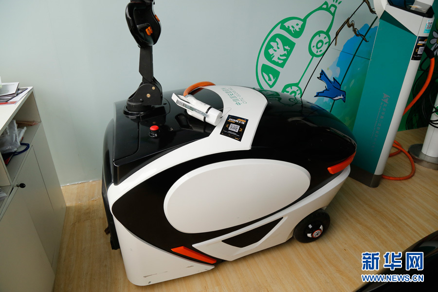 新能源車可以移動著充電?來北京科技周主場一探究竟 新能源車可以移動著充電?來北京科技周主場一探究竟