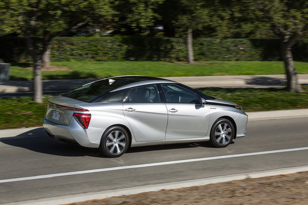 當特斯拉遇到豐田 氫燃料電池VS純電你更看好誰？