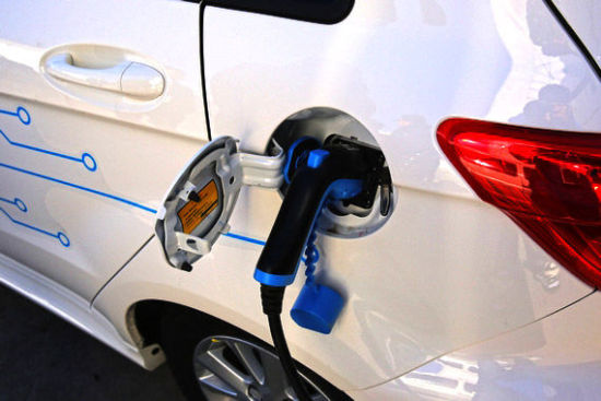 聚焦新能源汽車發(fā)展前景 合力破解新能源汽車發(fā)展的痛點(diǎn)