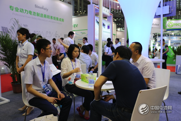 博磊達(dá)客戶(hù)詳談合作細(xì)節(jié)