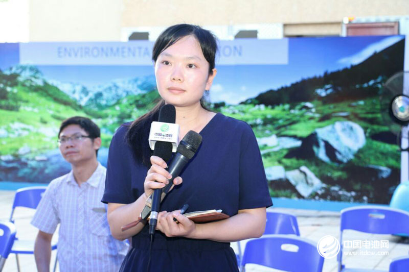 中國電池網(wǎng)編輯在發(fā)布會(huì)上提問