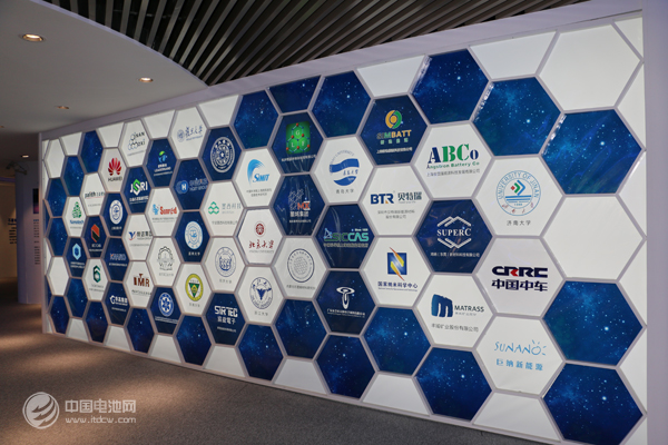 新三板石墨烯：“烯”望之材 下游應用分級釋放