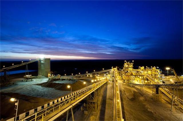 張家港生產基地夜景