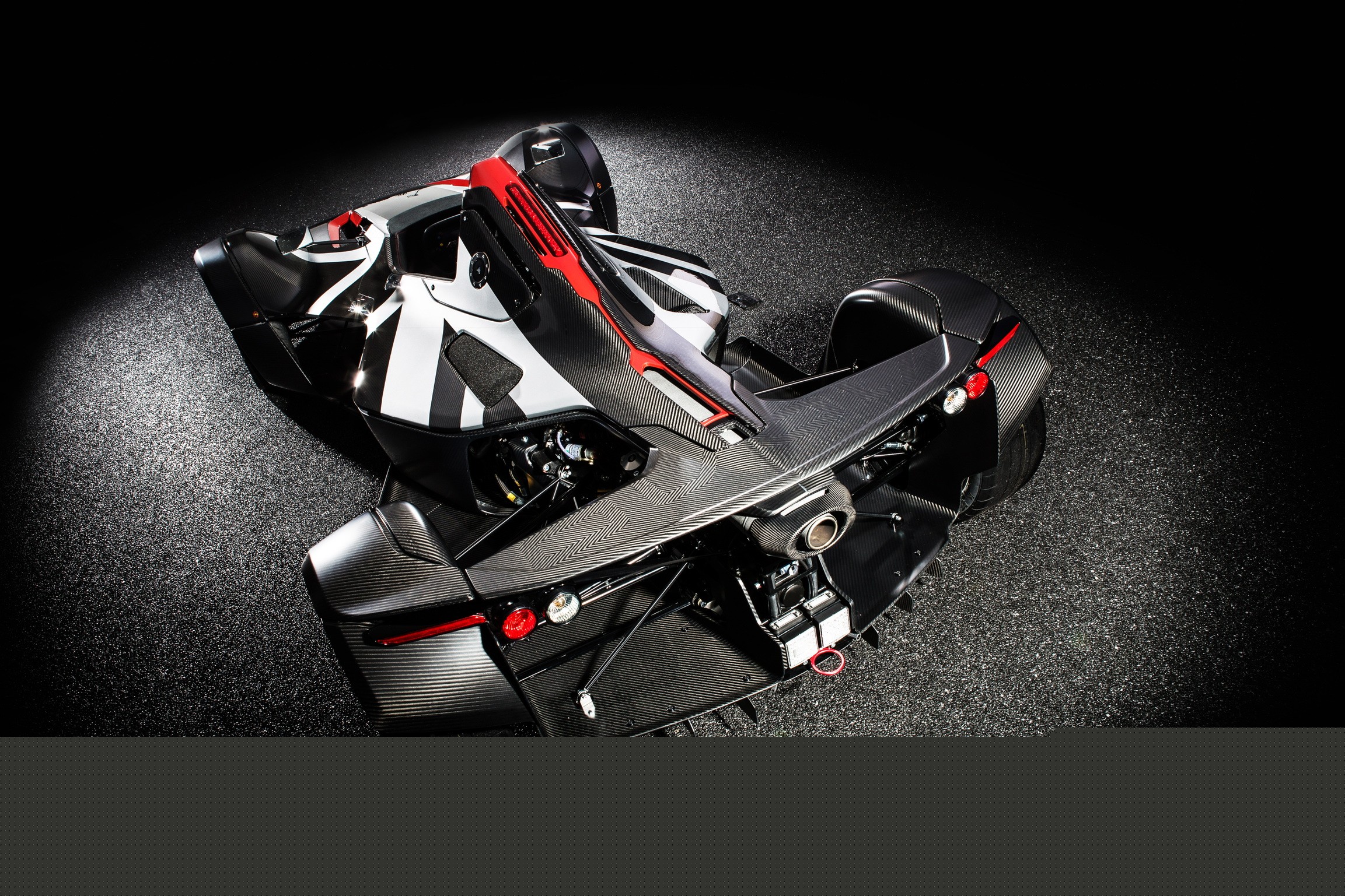 英國車企打造全球首臺(tái)石墨烯車身汽車 強(qiáng)度大增 英國車企打造全球首臺(tái)石墨烯車身汽車 強(qiáng)度大增