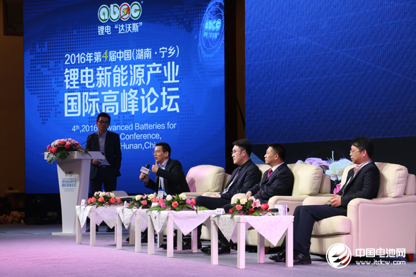 鋰電“達(dá)沃斯”智慧碰撞：電池行業(yè)如何迎接新個人消費(fèi)時代？