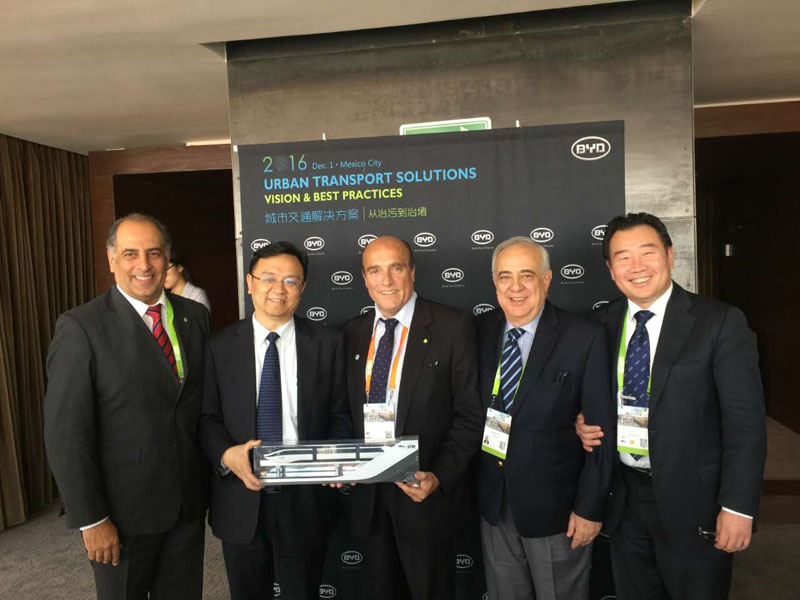 與會(huì)市長(zhǎng)紛紛向比亞迪問(wèn)診治療“城市病”良方