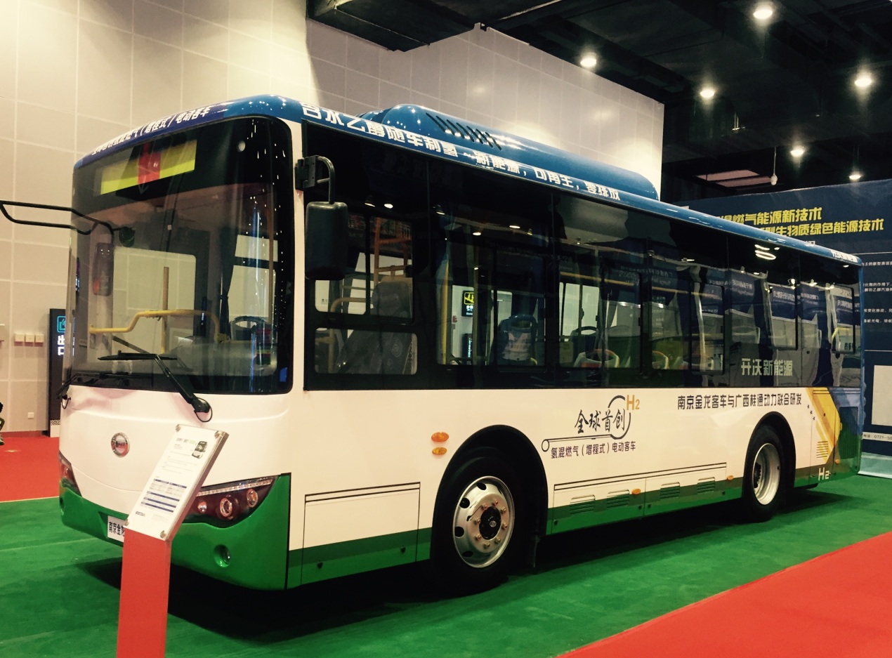 南京金龍?jiān)趪鴥?nèi)率先研發(fā)氫燃料電池