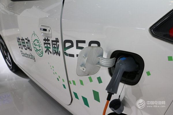 中國(guó)新能源汽車(chē)產(chǎn)業(yè)月度動(dòng)態(tài)監(jiān)測(cè)及點(diǎn)評(píng)（2017年1月）