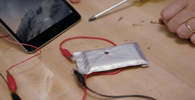 新型固態防爆電池正在開發中：怎么穿刺都不會燃燒爆炸