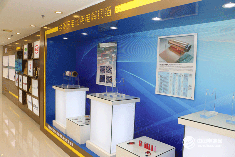 調(diào)研團(tuán)一行參觀聯(lián)合銅箔展廳