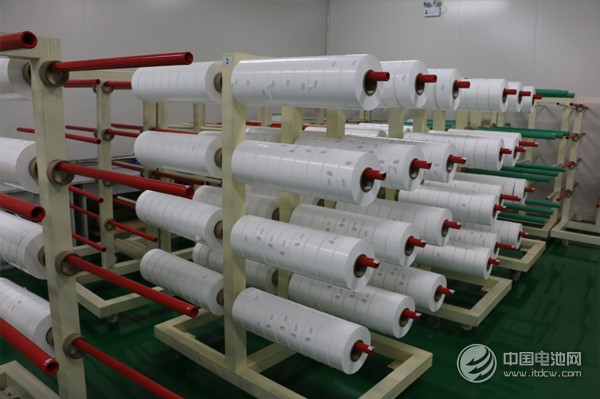 中鋰新材鋰電池濕法隔膜生產車間