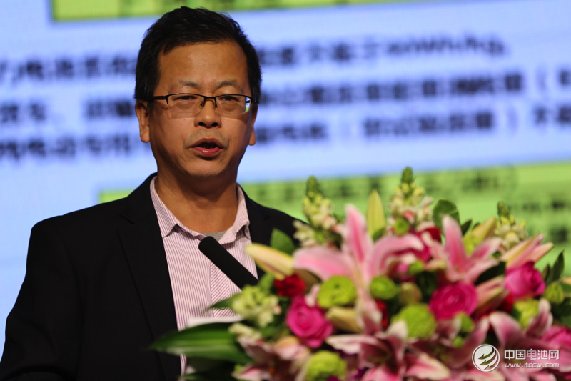 全國(guó)乘用車市場(chǎng)信息聯(lián)席會(huì)秘書長(zhǎng)崔東樹