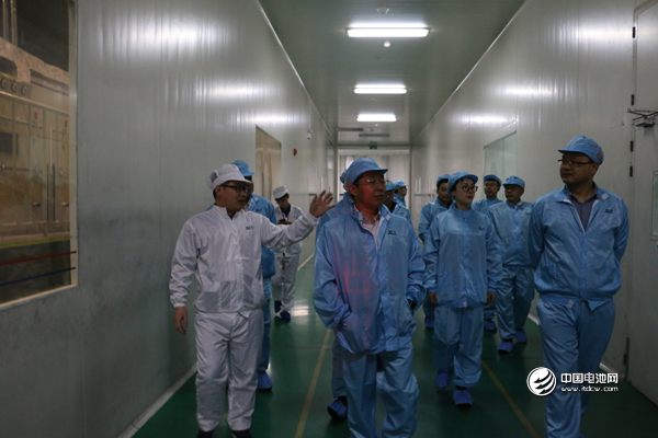 中國鋰電新能源產(chǎn)業(yè)鏈調(diào)研團(tuán)一行參觀捷威動力