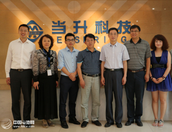 鋰電正極材料“香餑餑”引上下游覬覦 當(dāng)升科技擬投資30億擴產(chǎn)