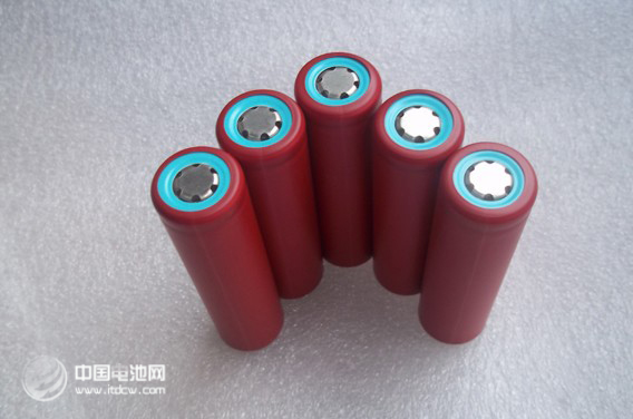 加拿大化學(xué)家發(fā)現(xiàn)硅納米粒子可使鋰電池蓄電能力提高10倍