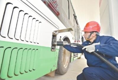 湖北首個(gè)固定式加氫站在漢投用