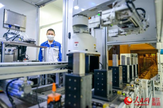 超威集團牽手美國通用電氣 國內(nèi)首支鈉鹽電池即將走出國門