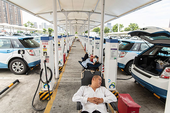 想稱霸電動汽車行業？先得跨過中國這道坎